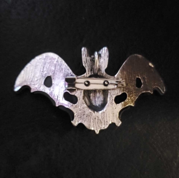 NWT Natural Rainbow Abalone Shell Silver Vampire Bat Necklace Pendant or Brooch - Picture 6 of 7